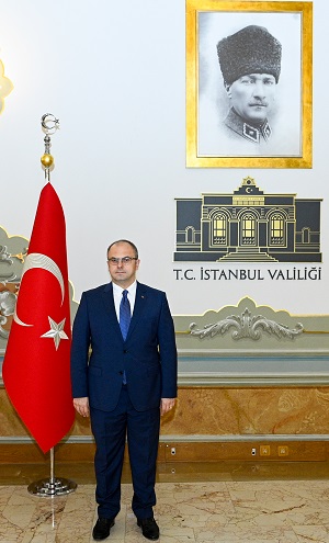 Dr. Ahmet Süheyl ÜÇER   الدكتور أحمد سهيل أوجار 